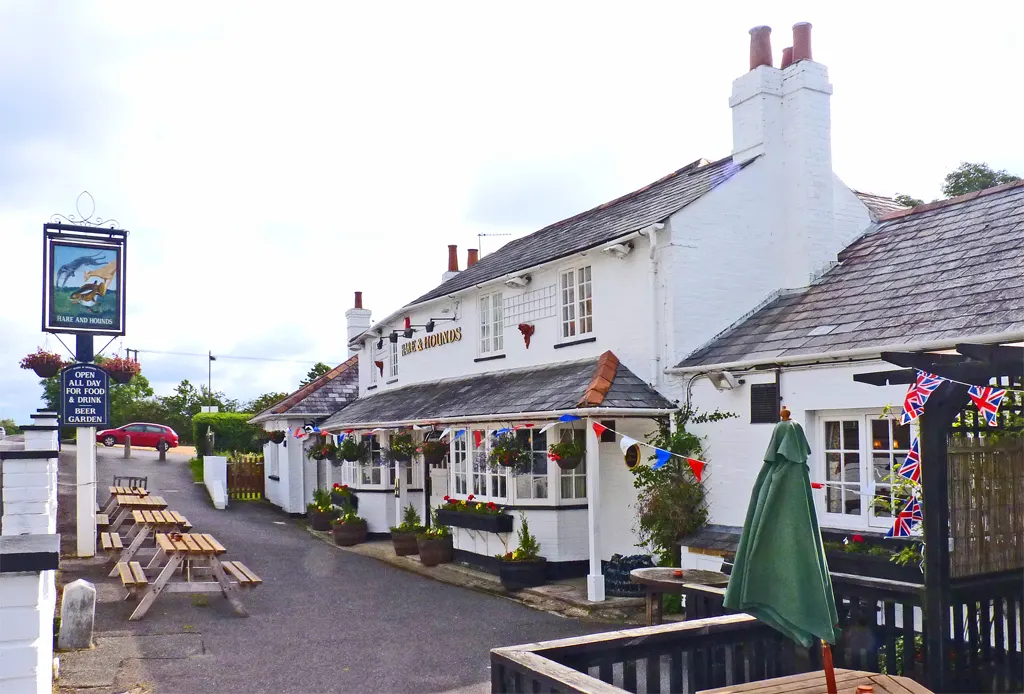 The Hare and Hounds geograph.org .uk 3006627 Image sourced from: Wikimedia Commons